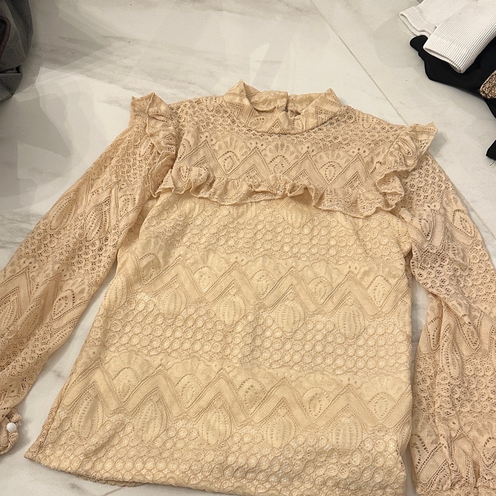 Elegant Lace Ruffle Top - Cream